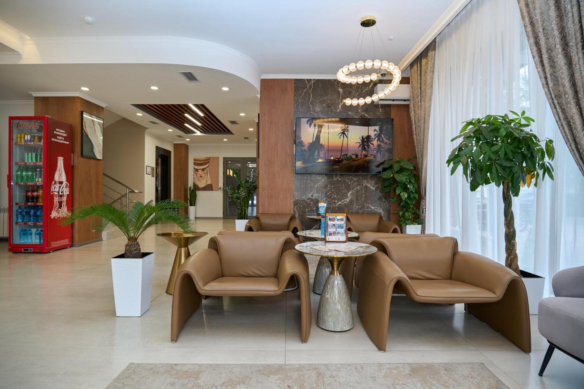Crown Hotel Bishkek Exteriör bild
